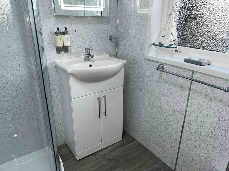 Modern 2 Bed Apartment Oban Ngoại thất bức ảnh